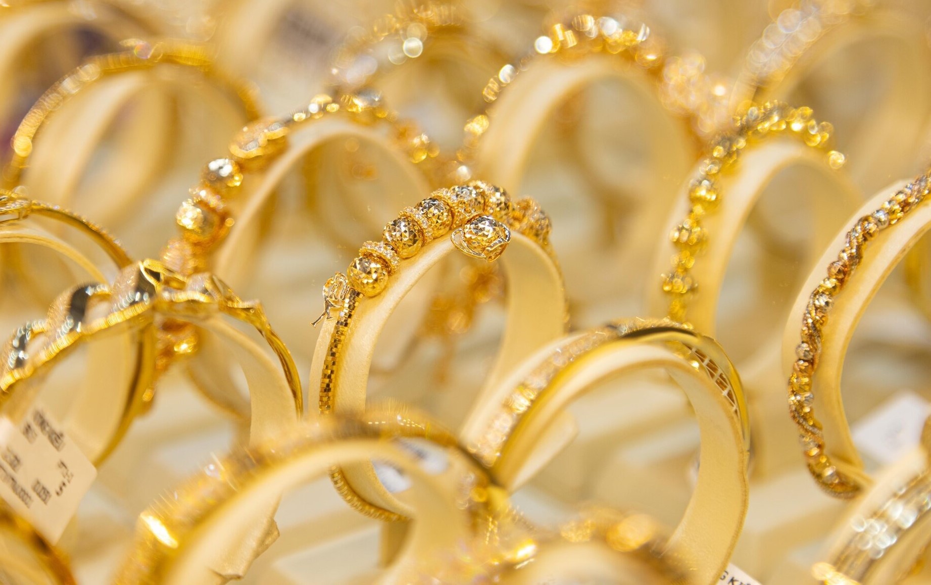 Gia chủ Canh Tuất 1970 thuộc mệnh Thoa Xuyến Kim