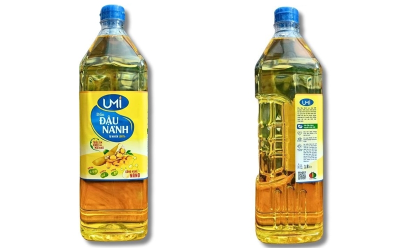 Dầu đậu nành UMI loại 1.8L có giá bán khoảng 87.000 đồng/chai