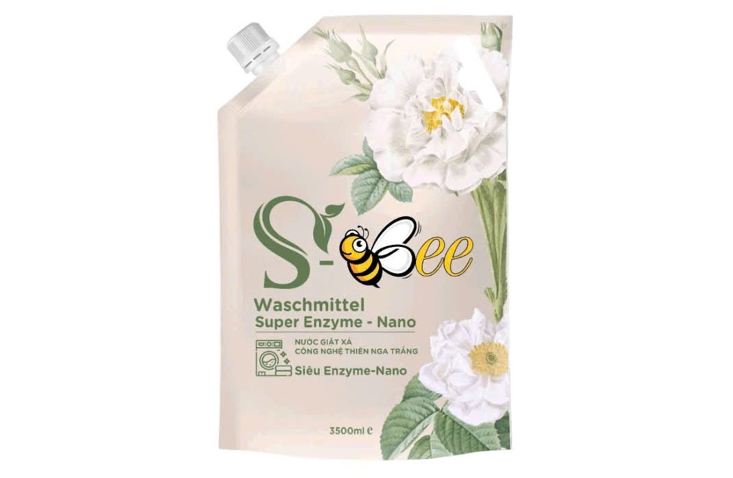 Nước giặt xả S-Bee có giá bán khoảng 160.000 đồng/túi 3.5L