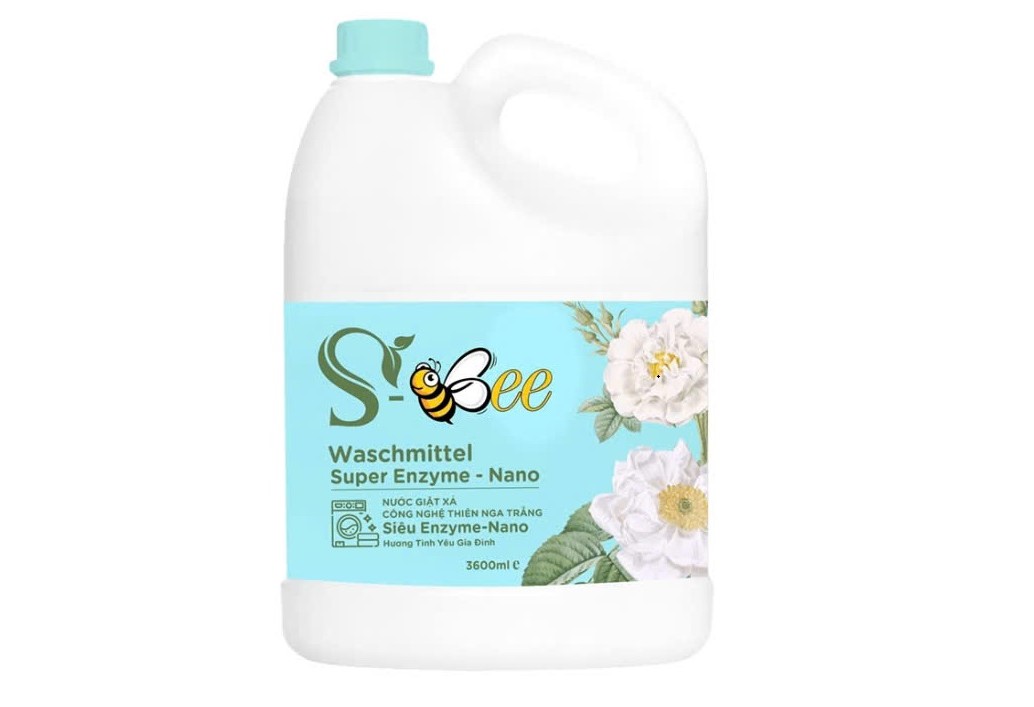 Nước giặt xả công nghệ thiên nga trắng S-BEE hương tình yêu gia đình can 3.6L có giá bán khoảng 180.000 đồng/can