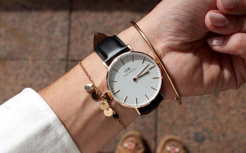 Xem giờ tốt xuất hành trở thành thói quen của nhiều người