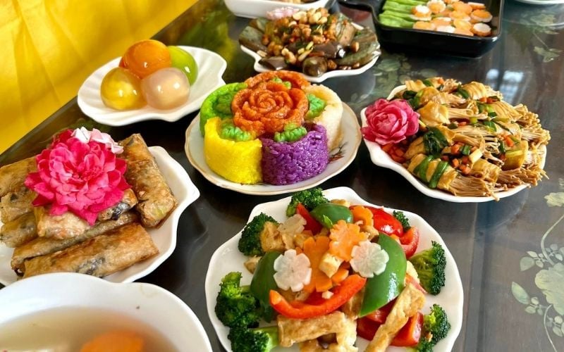 Mâm chay trong ngày rằm tháng 2 Âm lịch thường mang ý nghĩa thanh tịnh và hướng thiện 