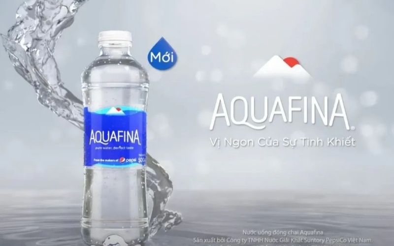Giá nước tinh khiết AQUAFINA chai 500ml dao động từ 5.000 - 5.500đ mỗi chai