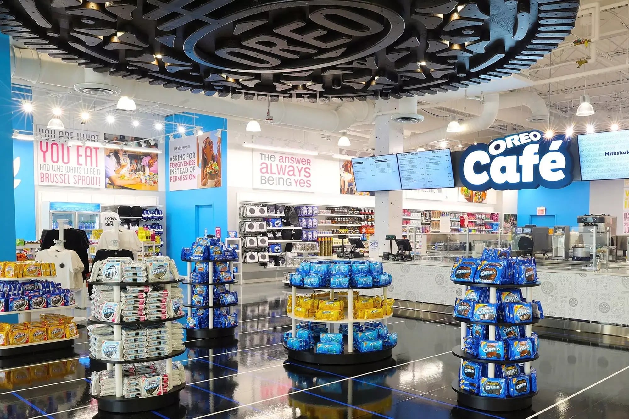 Mua sỉ theo thùng giúp đại lý bán lẻ đảm bảo có hàng để trưng bày và bán mọi lúc