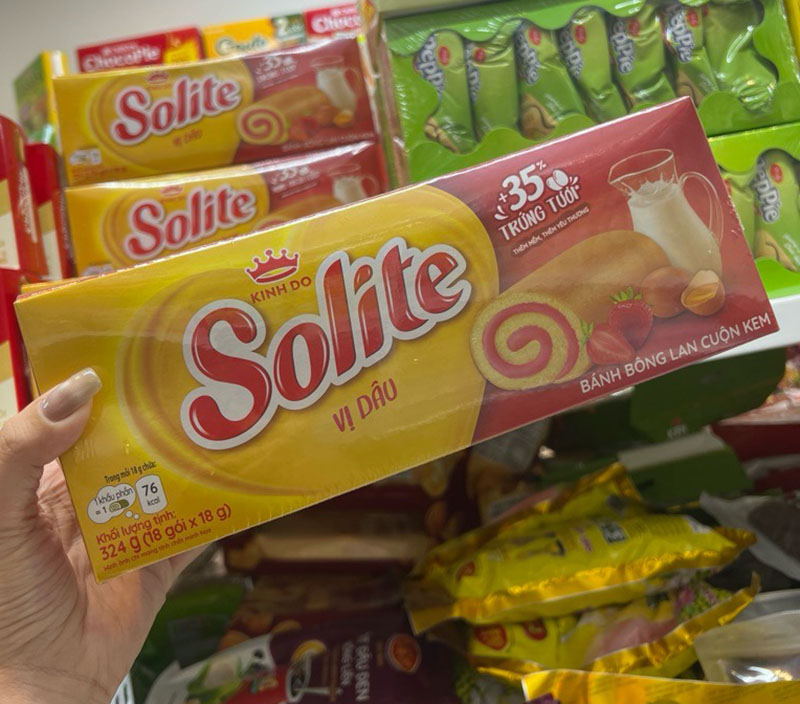Có thể mua bánh bánh bông lan cuộn kem SOLITE vị dâu hộp 324g tại khắp các đại lý, siêu thị và nền tảng bán lẻ trực tuyến