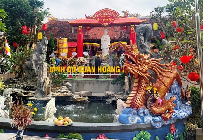 Đền Dinh Đô Quan Hoàng Mười tọa lạc tại phường Bắc Hồng Lĩnh, tỉnh Hà Tĩnh