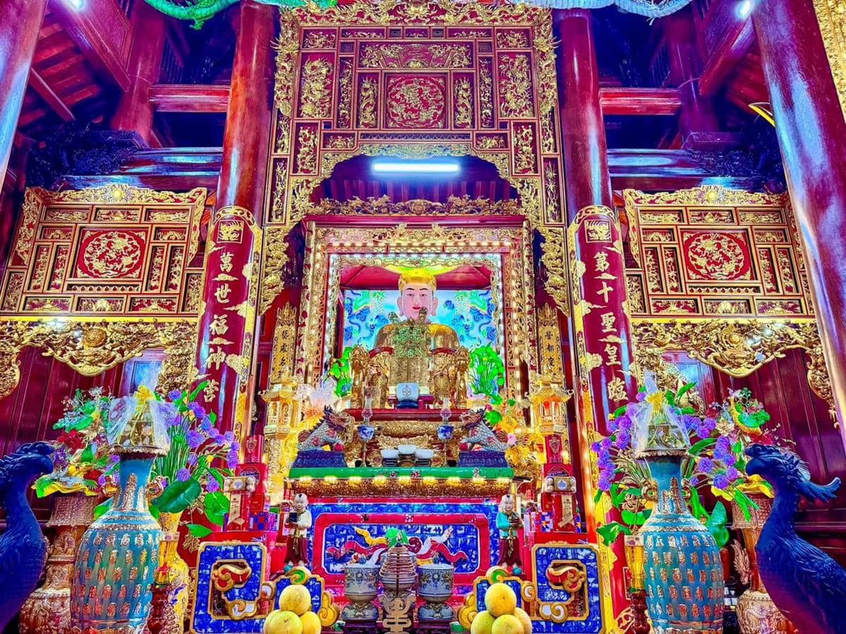 Quan Hoàng Mười gắn liền với việc ban tài lộc và công danh 