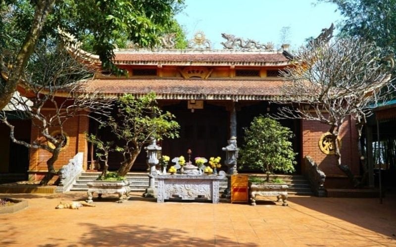 Không gian linh thiêng trên đỉnh núi Nưa - nơi đặt đền Am Tiên