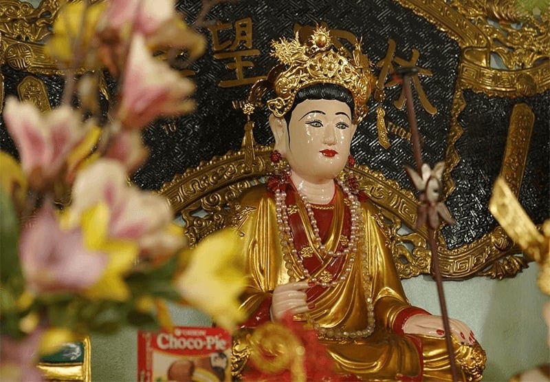 Đền Mẫu Sapa thờ Thánh Mẫu Liễu Hạnh, nằm cách trung tâm thị xã Sapa khoảng 3km