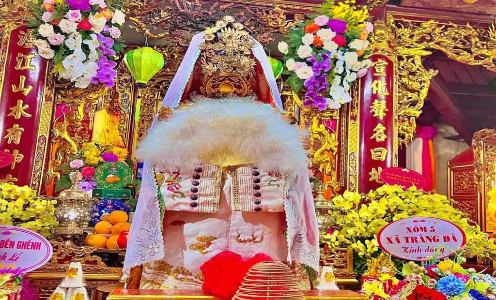 Đền Dùm thờ công chúa Ngọc Lân, con gái của Vua Hùng