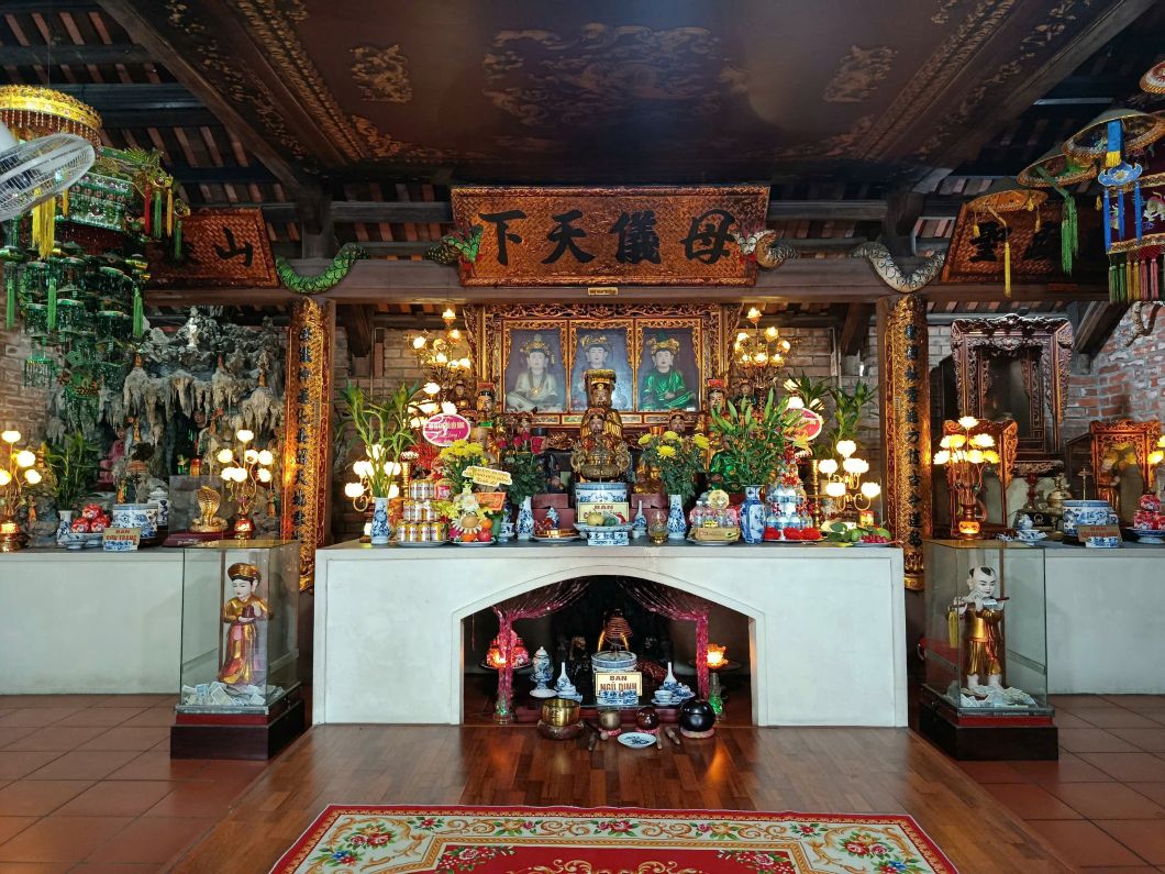 Không gian thờ tự trong đền Rồng Bắc Ninh mang đặc trưng kiến trúc truyền thống Bắc Bộ