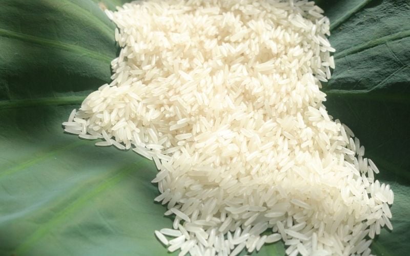 Gạo thơm lài có hạt dài, màu trắng sữa và mùi thơm dịu đặc trưng
