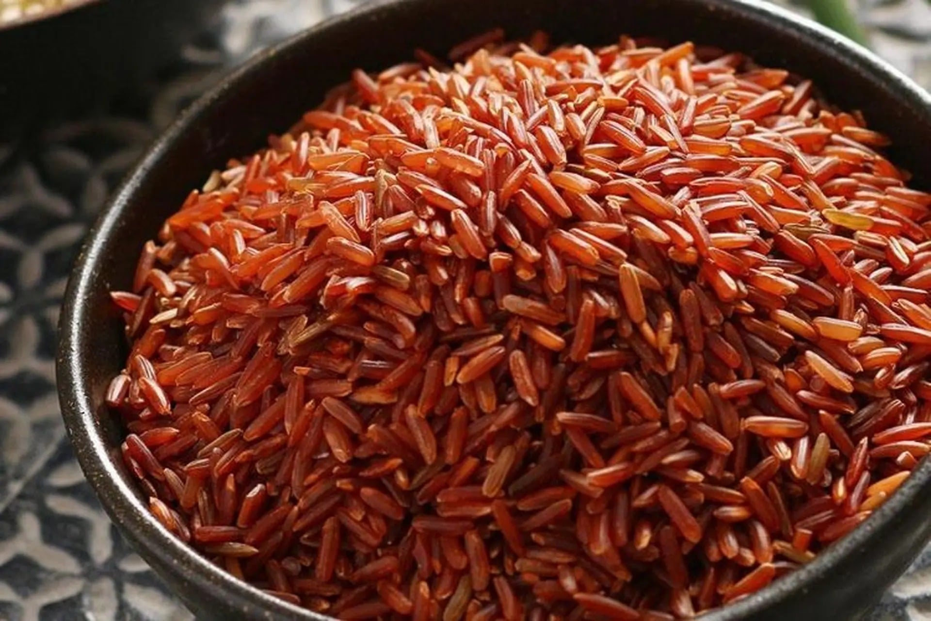 Hạt gạo lứt huyết rồng to và chắc hơn các loại gạo lứt khác