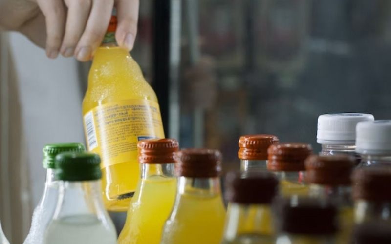 Lạm dụng nước hoa quả đóng chai có thể gây tác động tiêu cực đến sức khỏe