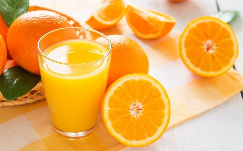 Nước cam giàu vitamin C giúp tăng sức đề kháng tự nhiên