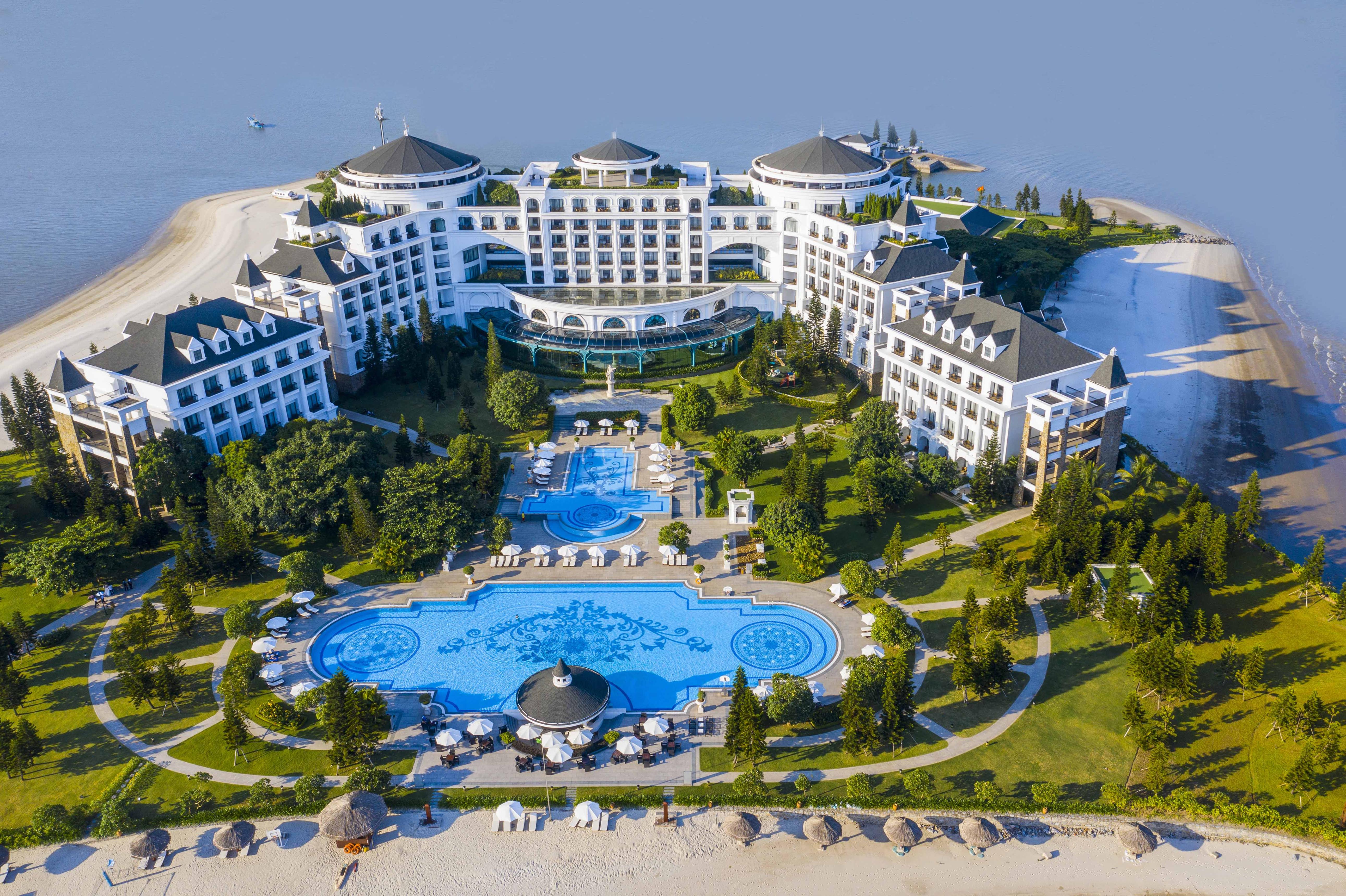 Vinpearl Resort & Spa Hạ Long thuộc phân khúc nghỉ dưỡng cao cấp