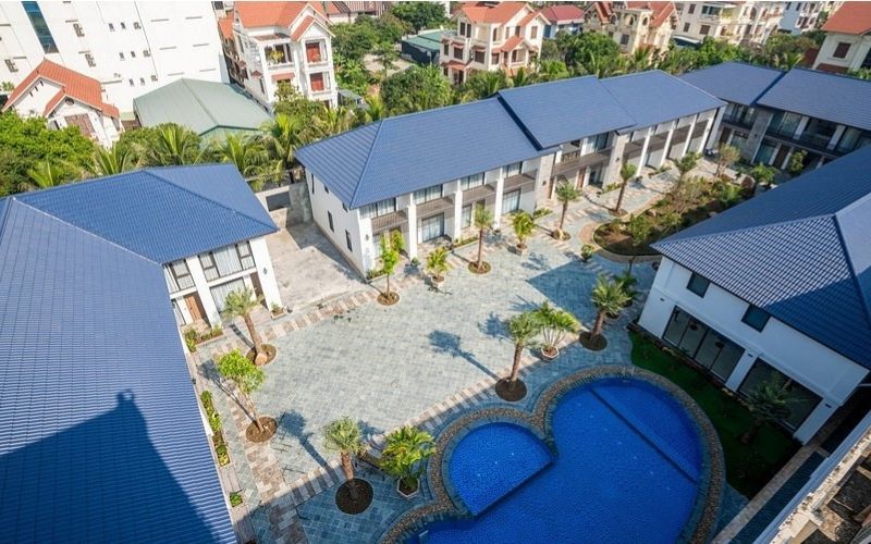 Hoàng Sơn Peace Hotel nổi bật với không gian rộng và nhiều tiện ích