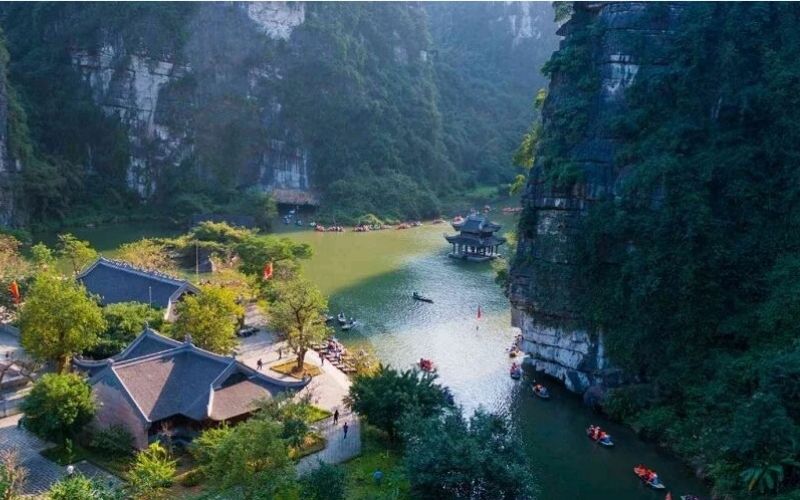 Ghé thăm Ninh Bình vào dịp tháng 10 mát mẻ, khô ráo