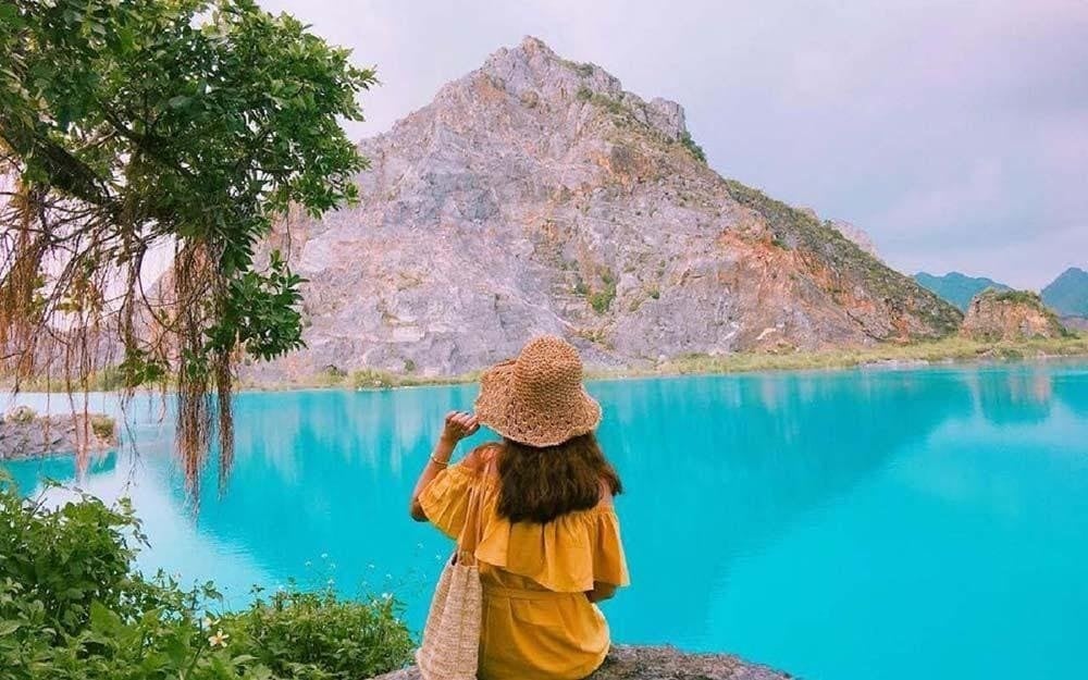 Đi vào ngày thường hoặc mùa thấp điểm sẽ giúp bạn tiết kiệm đáng kể chi phí khách sạn và dịch vụ