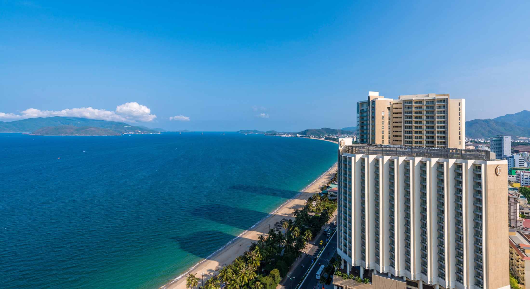 InterContinental Nha Trang sở hữu phòng với ban công rộng và tầm nhìn biển trực diện