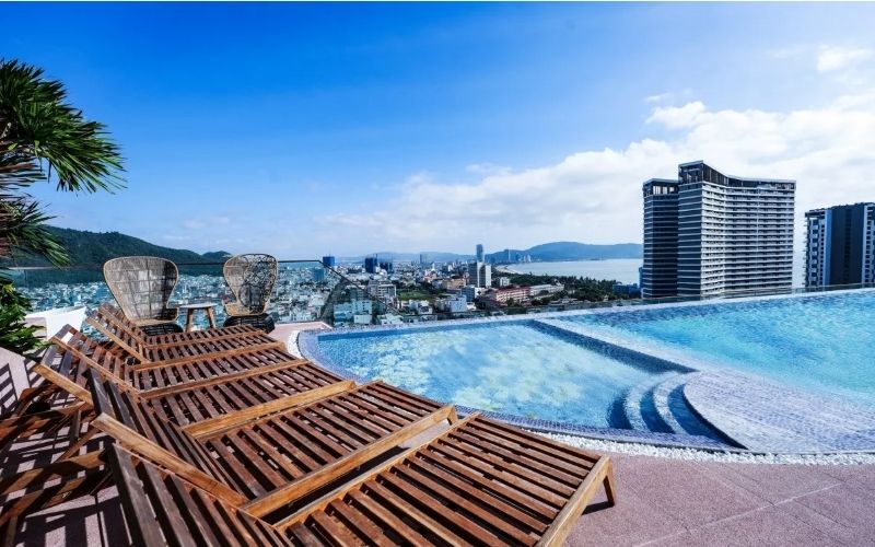 Hồ bơi vô cực và sky lounge tạo điểm nhấn cho L’amor Boutique