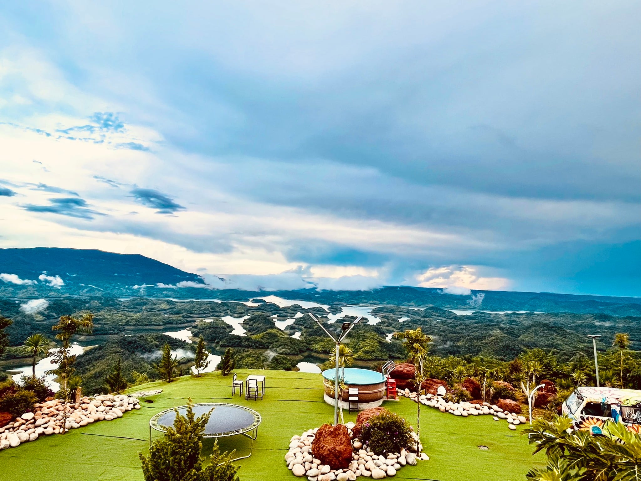 Tà Đùng Topview Đắk Nông nằm trên cao với tầm nhìn rộng mở