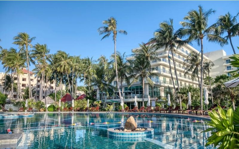 Không gian nghỉ dưỡng hiện đại, gần biển tại Mường Thanh Holiday Mũi Né