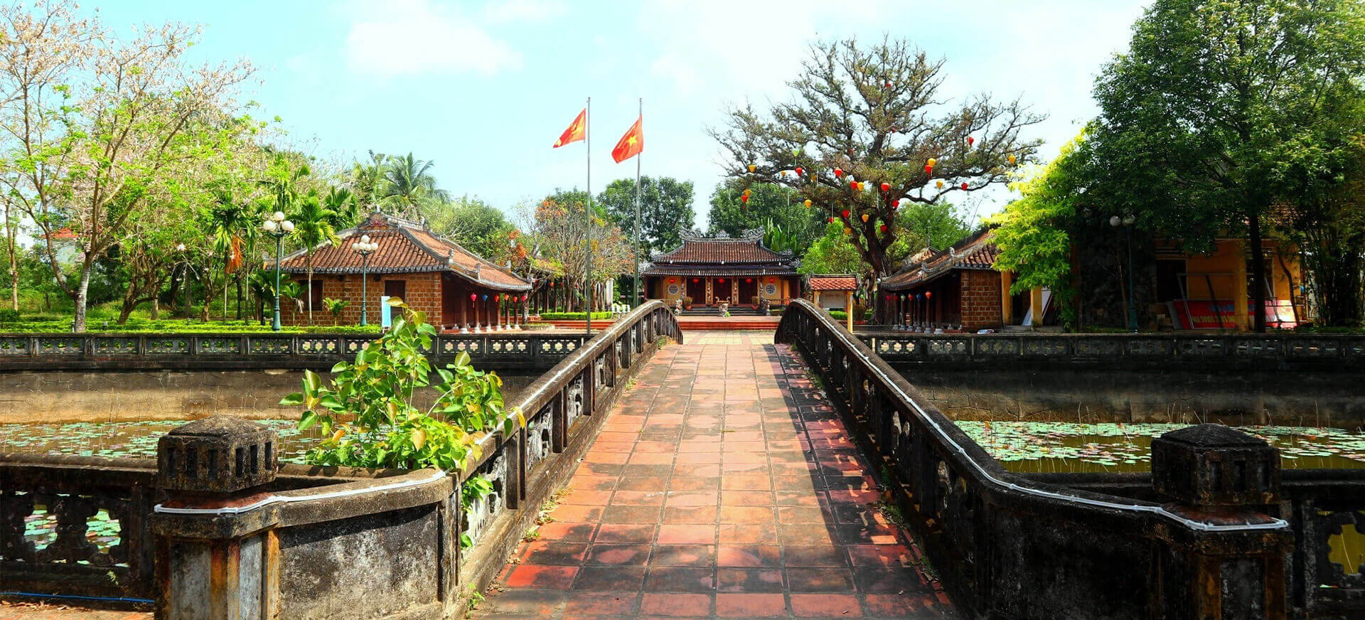 Văn Thánh Khổng Miếu thể hiện truyền thống hiếu học của ông cha