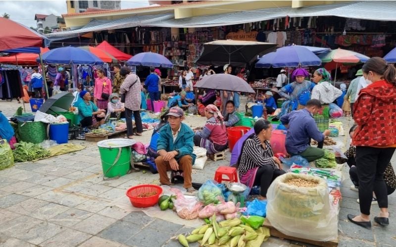 Chợ phiên Bắc Hà rực rỡ sắc màu dân tộc