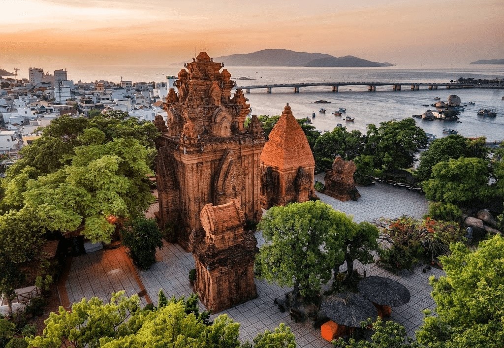 Tháp Bà Ponagar mang đậm dấu ấn văn hóa Chăm