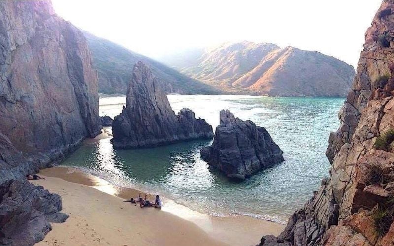 Bãi biển Kỳ Co với làn nước trong xanh, bãi cát trắng mịn