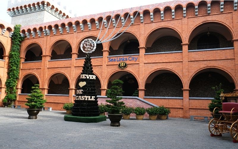 Lâu đài rượu vang với kiến trúc châu Âu sang trọng