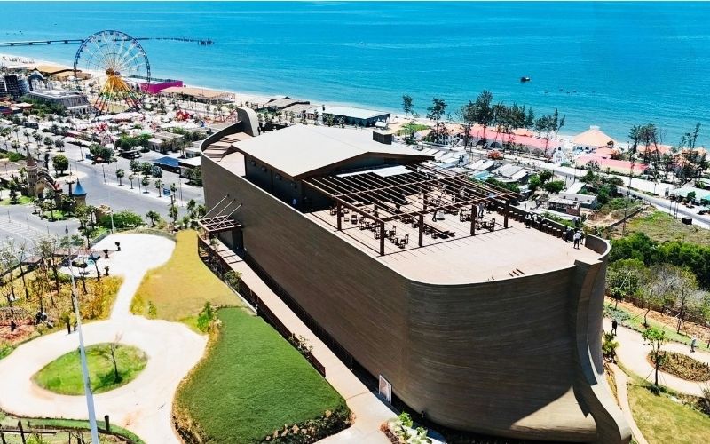 Cầu Kỳ Quan là công trình ấn tượng tại Wonder Hill 