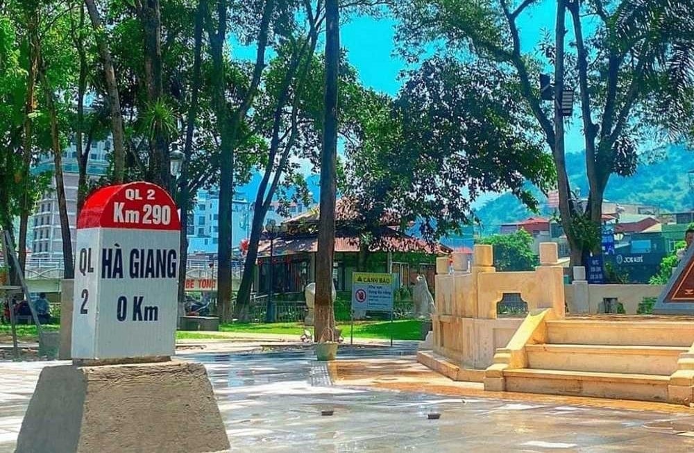 Cột mốc số 0 Hà Giang thường được du khách check-in