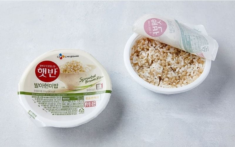 Lượng calo trong một hộp cơm trắng ăn liền 