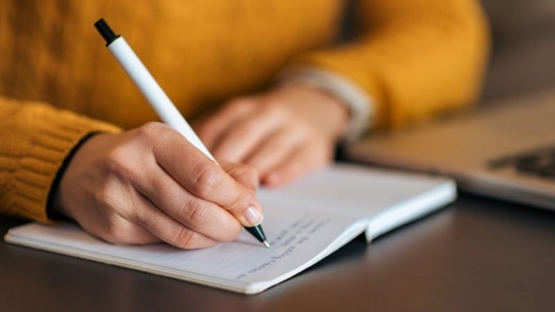 Khai bút đầu năm 2025 nên viết gì để gặp nhiều may mắn? Khai bút đầu năm 2025 nên viết gì để gặp nhiều may mắn?