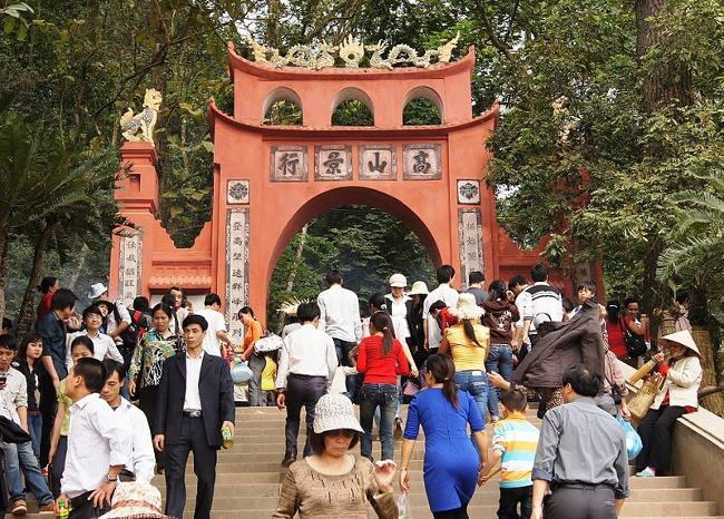 Thời Điểm Tốt Nhất Để Cầu Bình An Tại Đền Hùng