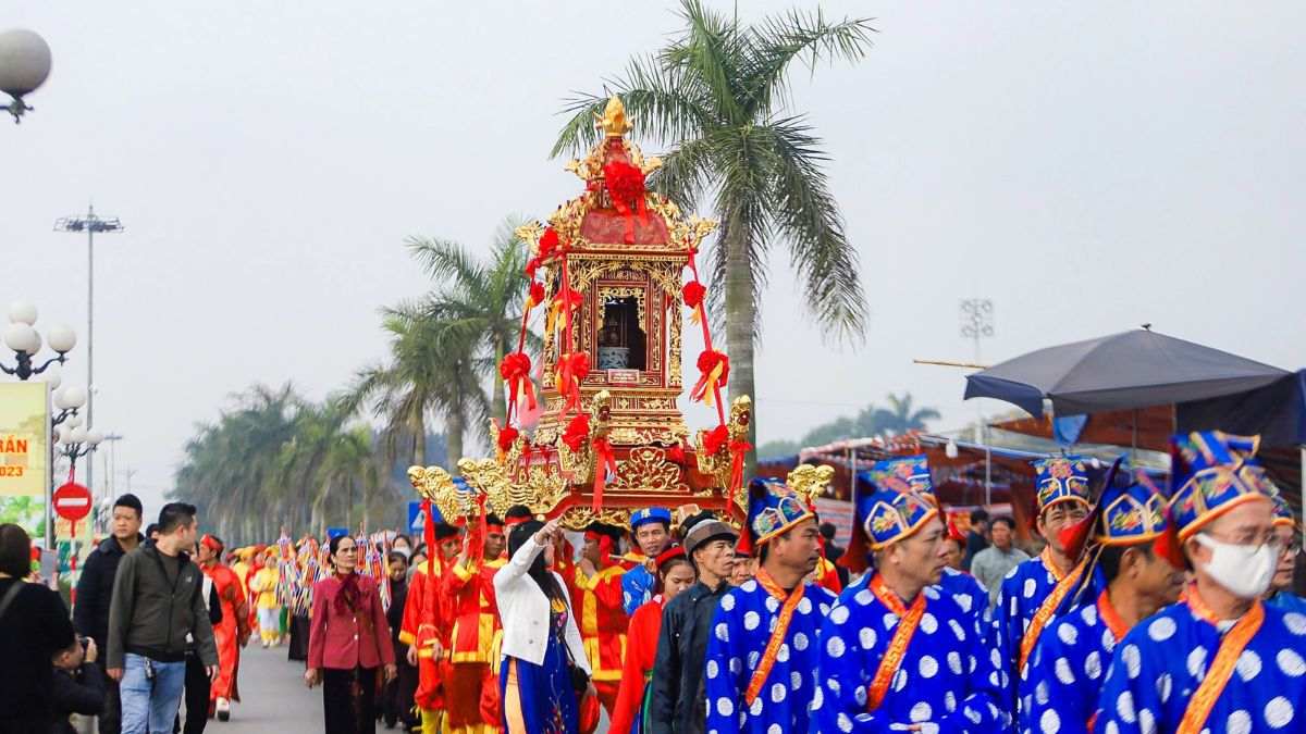 Lưu Ý Khi Làm Lễ Cầu Công Danh Tại Đền Trần