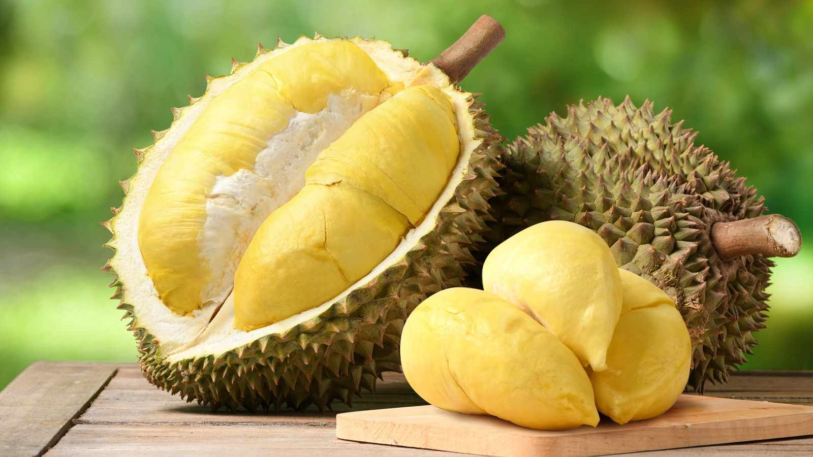 Sầu riêng kỵ với gì? Top 10 thực phẩm cần tránh ăn cùng sầu riêng