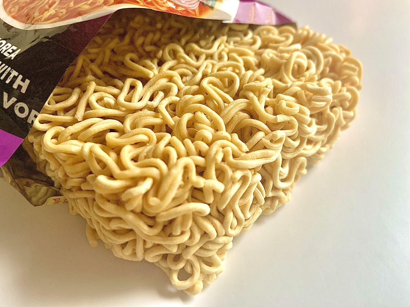 Gửi Mì Gói Đi Canada: Điều Kiện, Cách Gửi An Toàn & Hợp Lệ