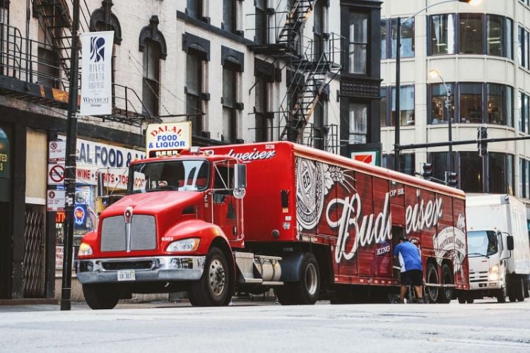 Đại lý bia Budweiser 1