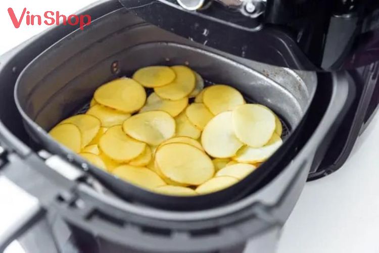 Cách làm snack khoai tây bằng nồi chiên không dầu 3