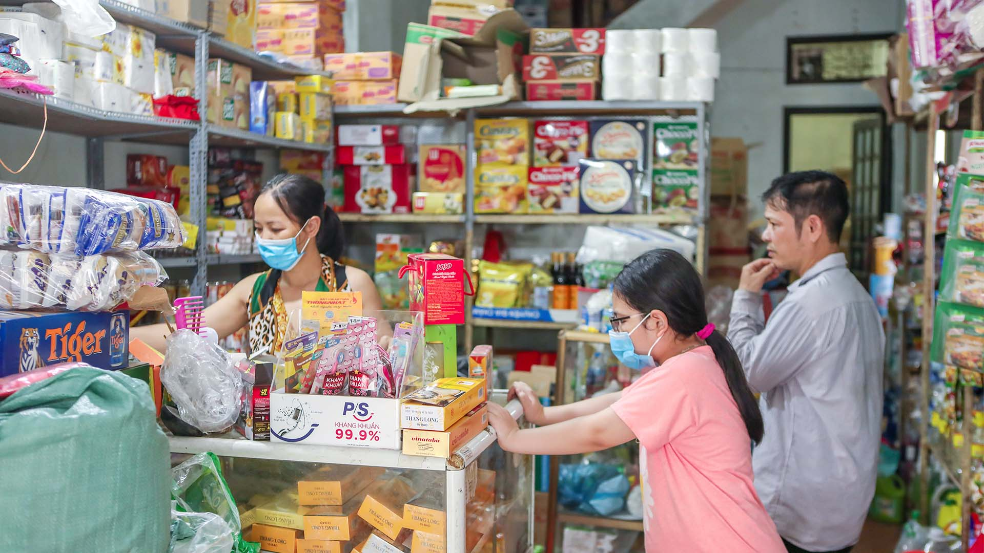 ghi-nho-vai-nghin-mat-hang-tap-hoa-khong-con-kho-khan-nho-nang-cap-len-tap-hoa-cong-nghe-1