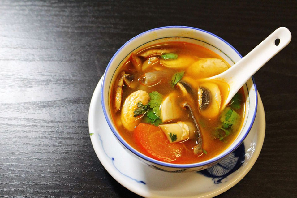 4-mon-canh-voi-bot-tom-sieu-de-lam-nuoc-dung-ngot-thom-hop-voi-moi-khau-vi