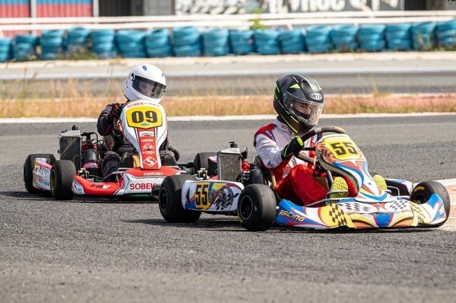 cap-nhat-gia-ve-gio-mo-cua-moi-nhat-cua-duong-dua-go-kart-vs-racing-tai-vincom-smart-city-onehousing-1