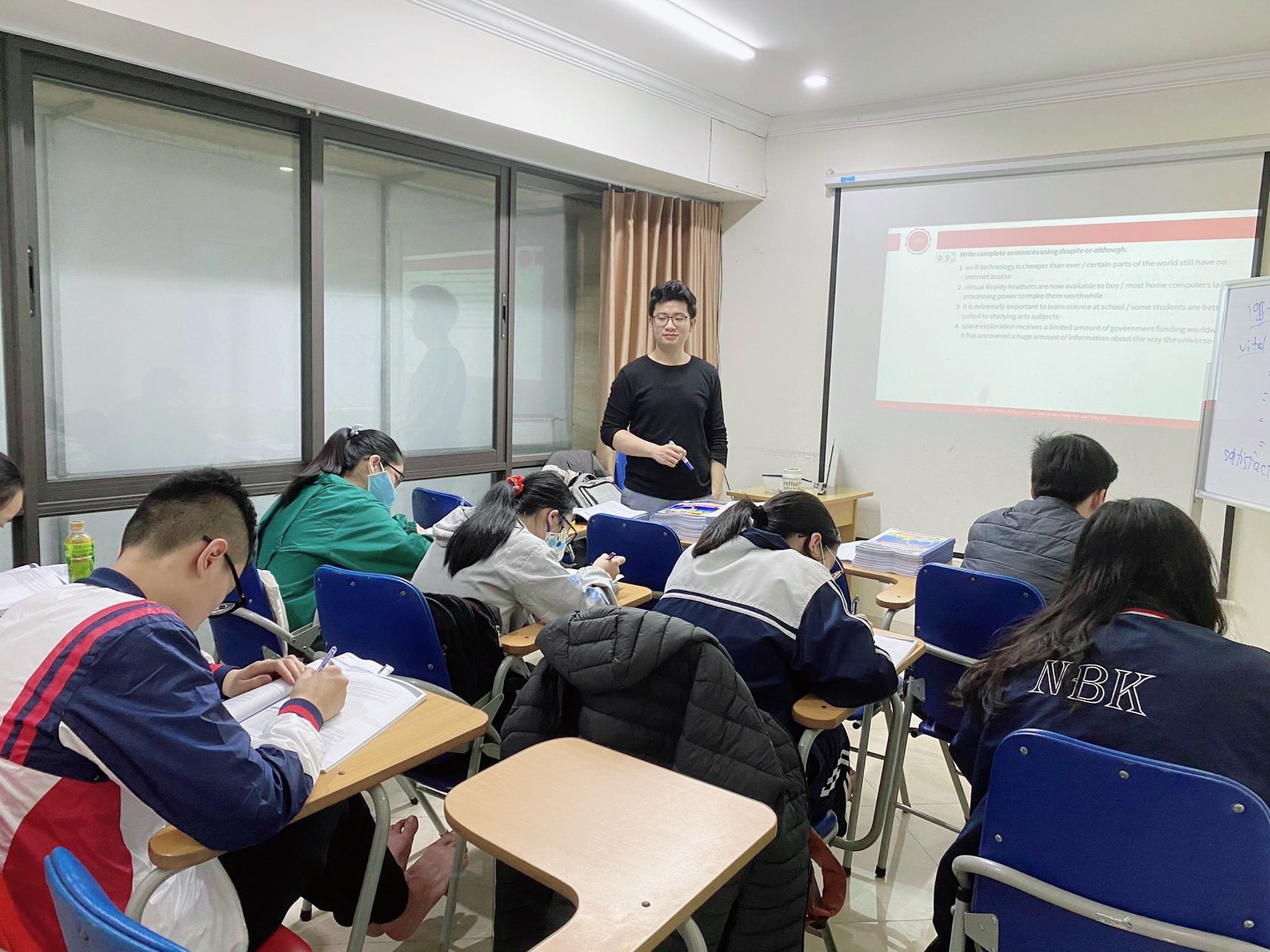 goi-y-10-trung-tam-tieng-anh-cho-hoc-sinh-thcs-va-thpt-tot-nhat-tai-quan-cau-giay-onehousing-12