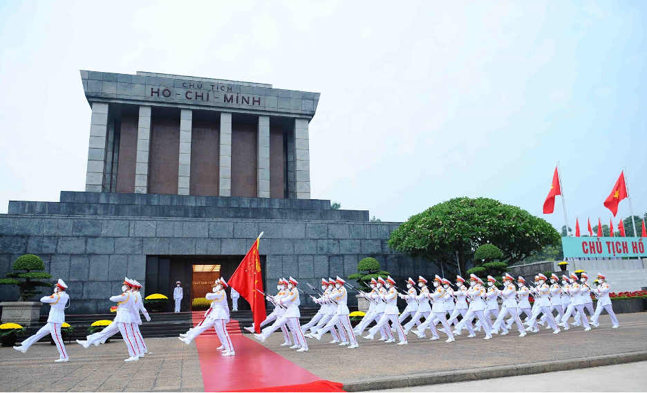 nhung-dia-diem-vua-mua-sam-vua-co-the-tranh-nong-khi-mat-dien-cho-cu-dan-quan-ba-dinh