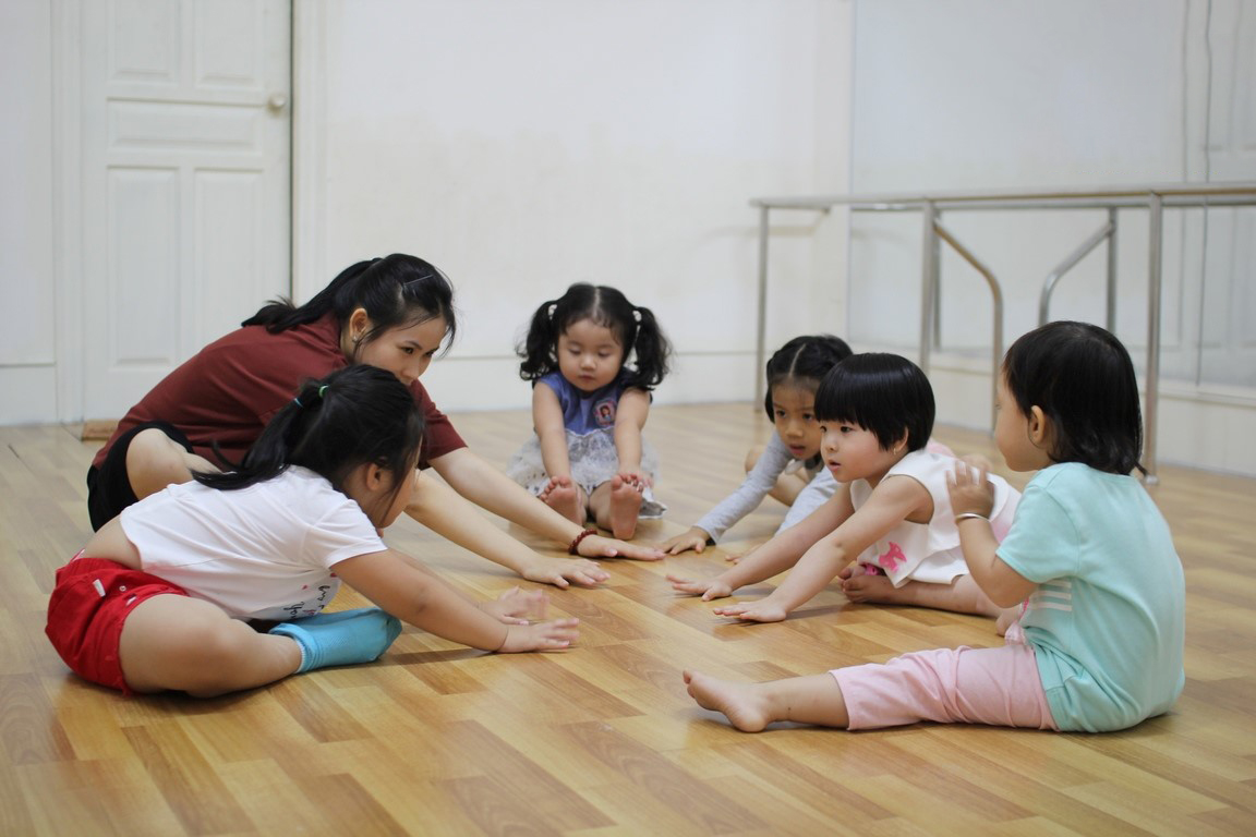 kham-pha-lop-aerobic-thieu-nhi-tai-kids-art-and-music-saigon-gan-chung-cu-1a-1b-nguyen-dinh-chieu-quan-1-OneHousing-2