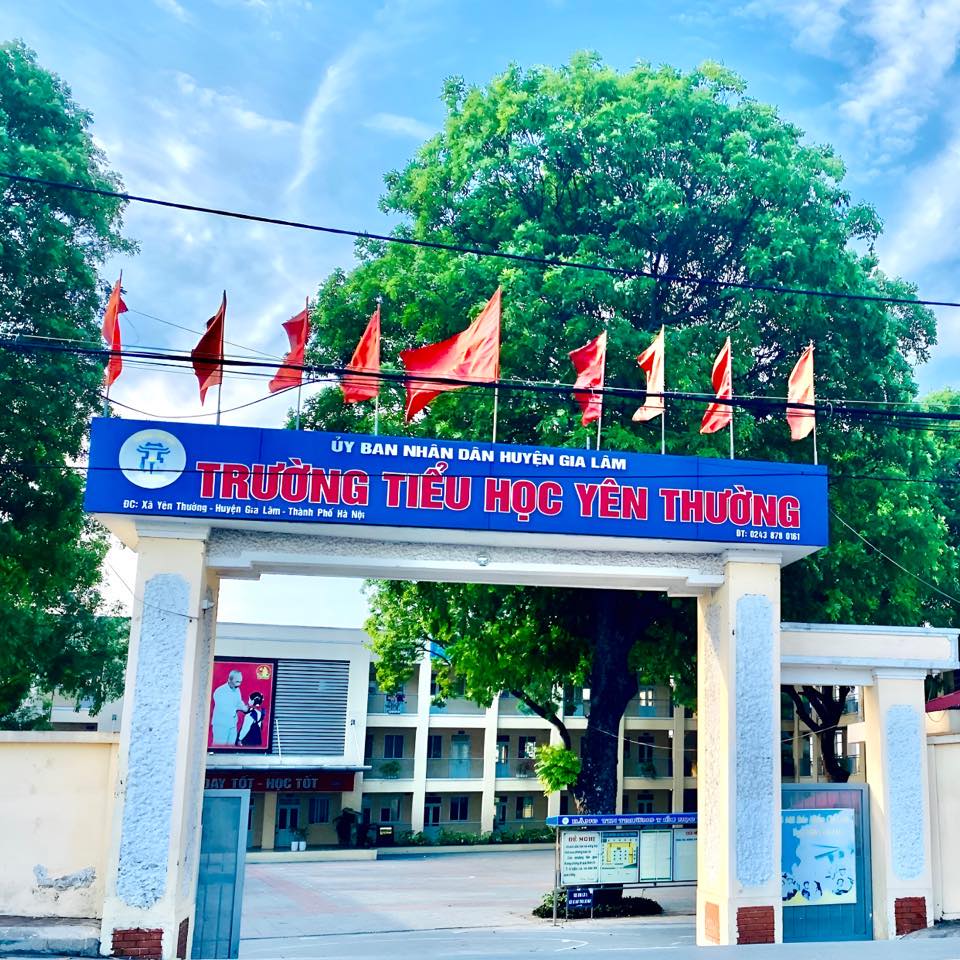 Cổng trường tiểu học Yên Thường tại Gia Lâm, Hà Nội