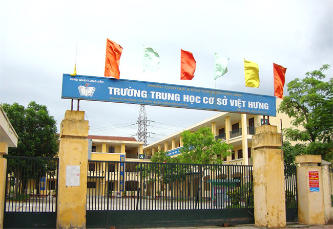 Trường THCS Việt Hưng được thành lập từ năm 1959 trên địa bàn phường Việt Hưng
